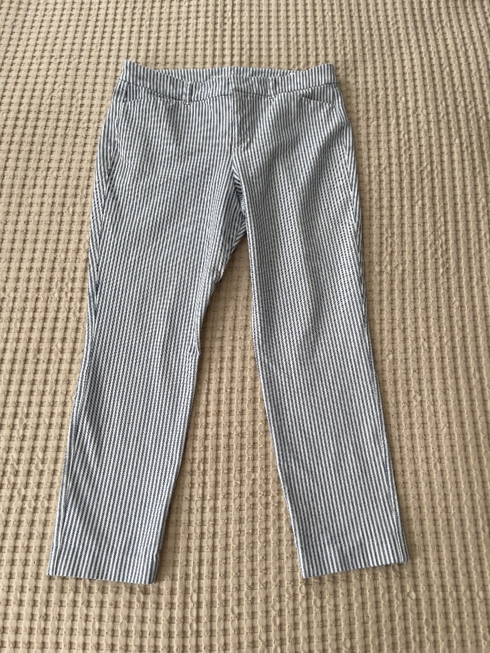 Old Navy High Rise Pixie Pants Size 12 Navy White Seersucker Pinstripe